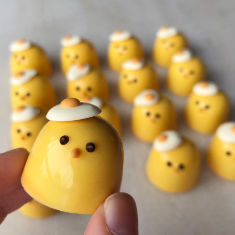 Studio Ccoca's Chick chocolates, with a little egg on top of their heads.